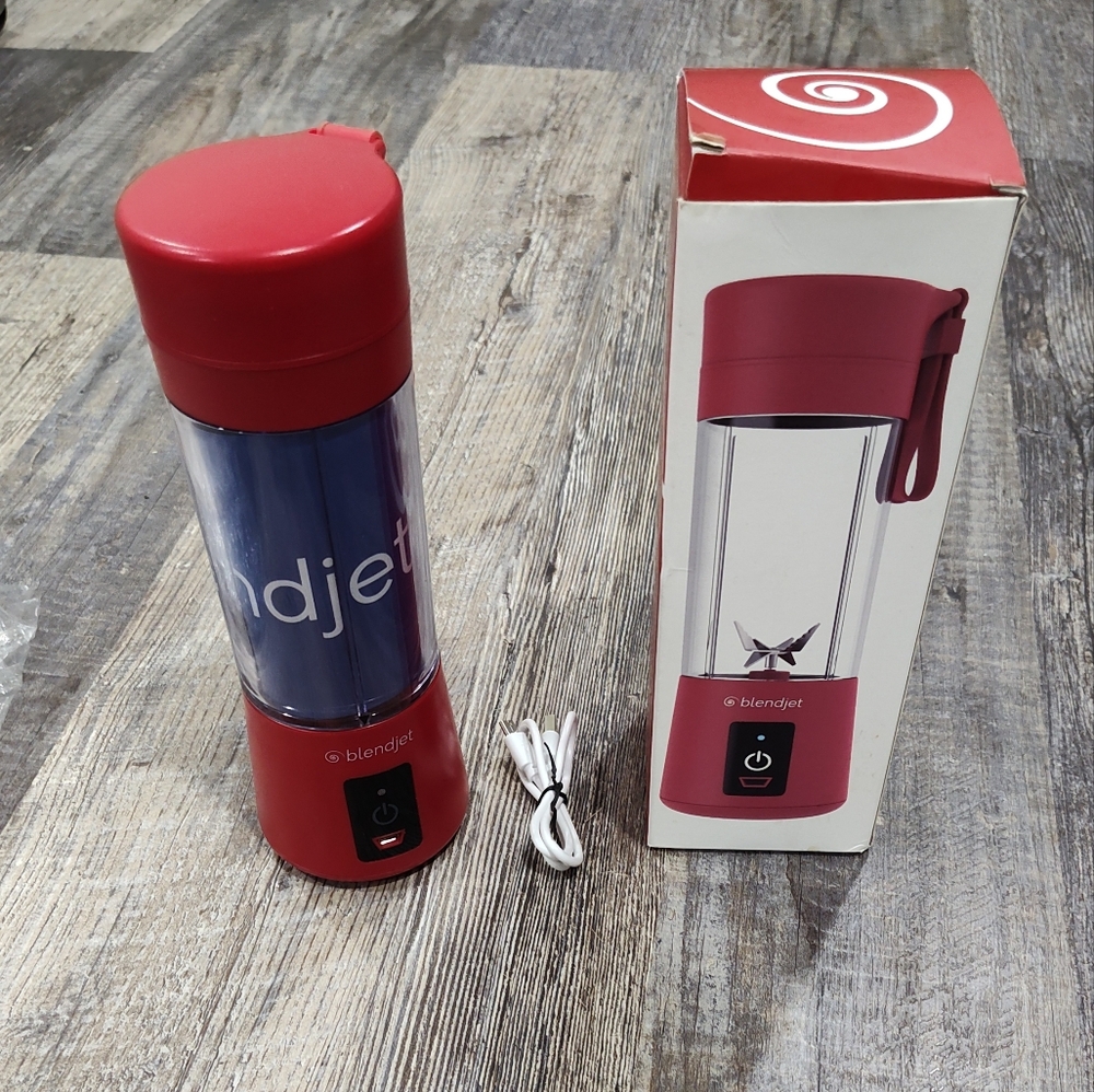 New BlendJet One Portable Blender, USB Charger -Red -New In box